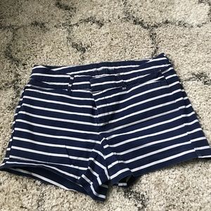 ⭐️Super cute navy and white shorts ⭐️